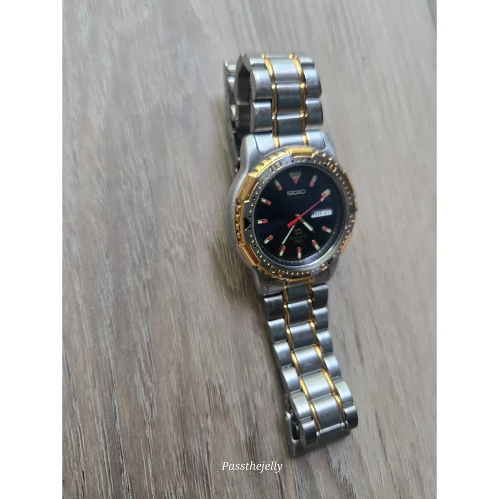 Seiko Watch Mens Sports 150 Two Tone Diver Style Black Dial Day Date Quartz Y2K